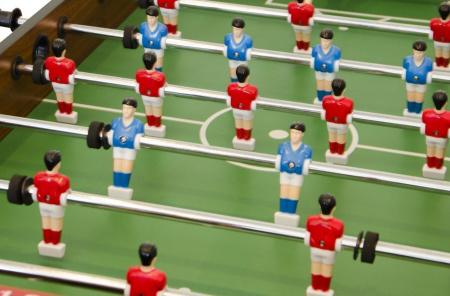 Игровой стол - футбол складной "Maccabi Mini" (121 x 61 x 81 см, орех)